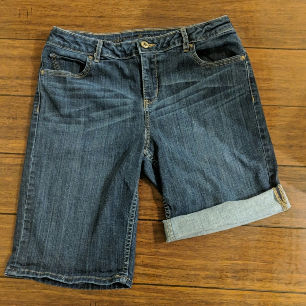 Simply Vera stretch denim Bermuda shorts